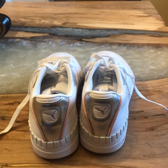 Brand new pumas worn twice 
Daughter gave to me. Just not my style but cute - Picture 3 of 5